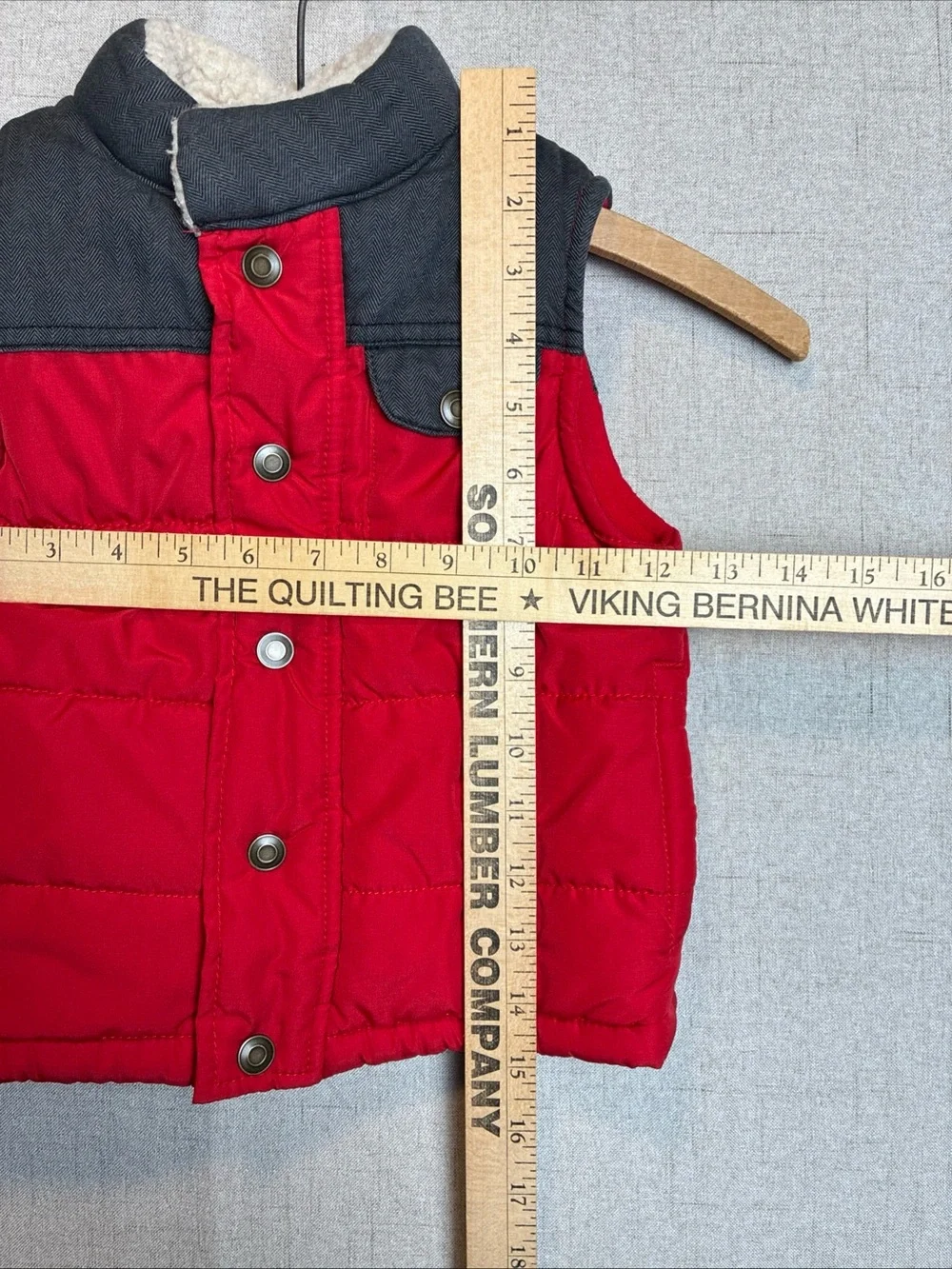 Carters Red Sherpa Collar Quilted Puffer Vest Kids 3T Snaps Fleece Lined Cozy